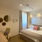 Shangri La Mansion 3*