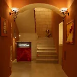 Shangri La Mansion 3*