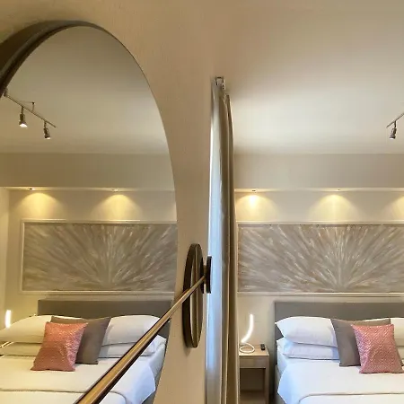 Shangri La Mansion 3* מוסטר