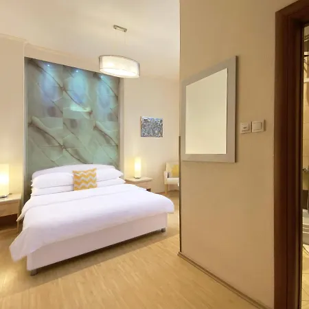 Shangri La Mansion 3*