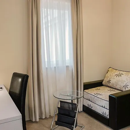 Shangri La Mansion 3* מוסטר