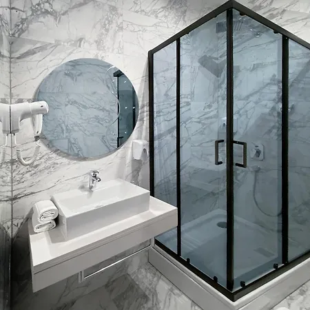 Shangri La Mansion בית הארחה