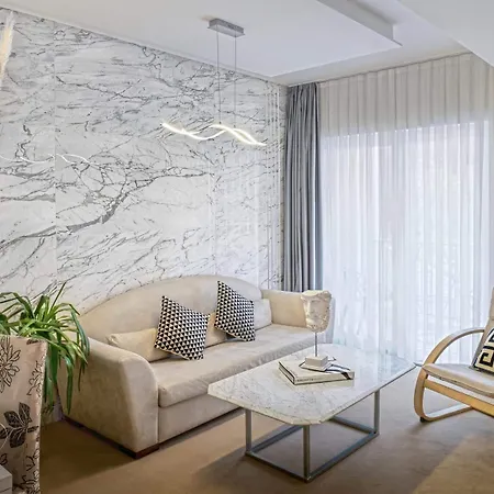 Shangri La Mansion 3*