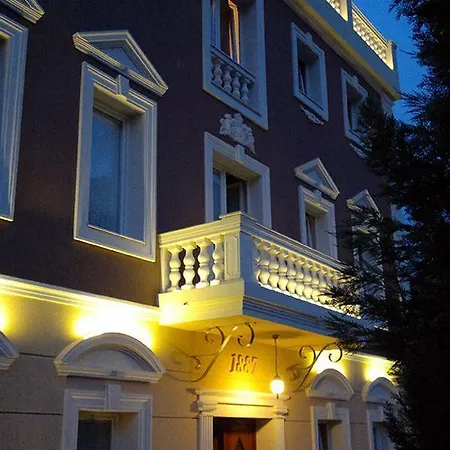 Shangri La Mansion Maison d'hôtes