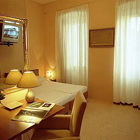 Shangri La Mansion Μόσταρ