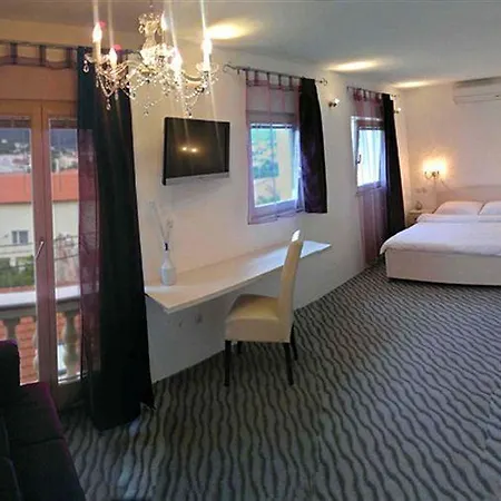 Maison d'hôtes Shangri La Mansion 3*