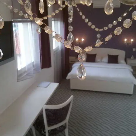 Shangri La Mansion