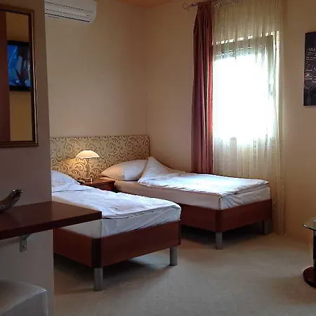 Shangri La Mansion 3* מוסטר