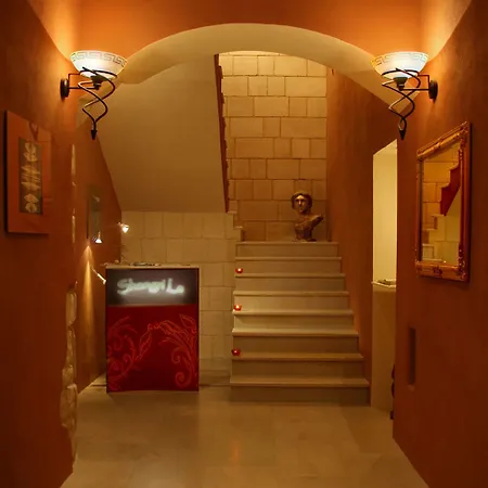 Shangri La Mansion 3*