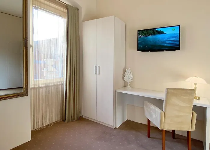 香格里拉大厦酒店 3*