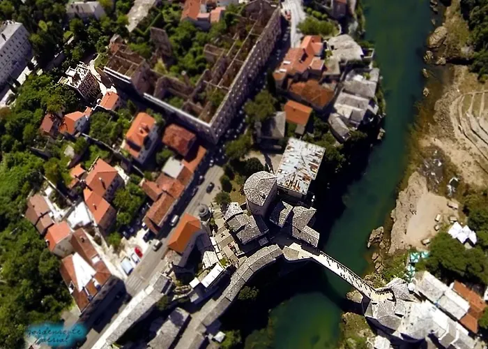 Πανσιόν Shangri La Mansion Μόσταρ