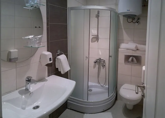 香格里拉大厦酒店 3* 莫斯塔尔